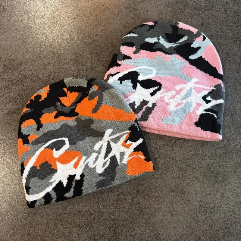 Strickmütze mit Camouflage-Print – Einheitsgröße