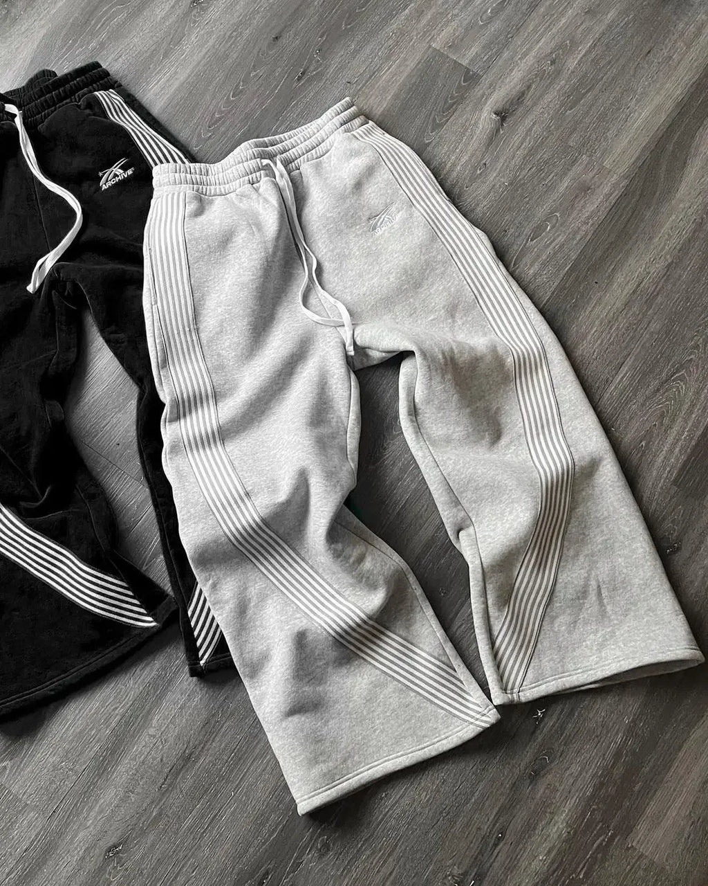 Pantaloni streetwear con coulisse – mimetici e tinta unita