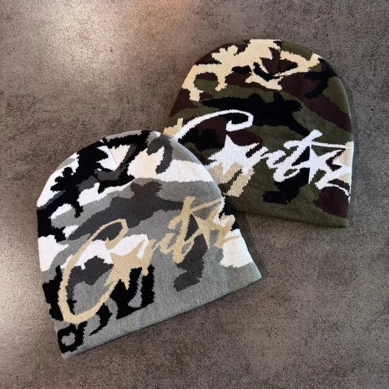 Strickmütze mit Camouflage-Print – Einheitsgröße